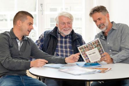 Die drei Chefredaktoren des Globetrotter-Magazins: Walo (1982 bis 2007), Andy Keller (2008 bis 2018, rechts) und Fabian Sommer (seit 2018, links). 